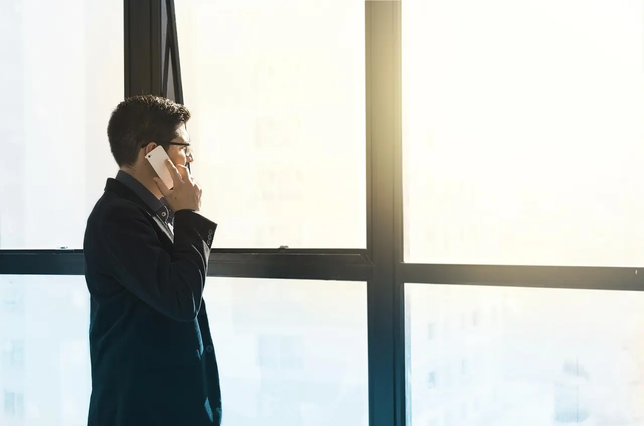 Hvem står bag telefonnummer 78734628?