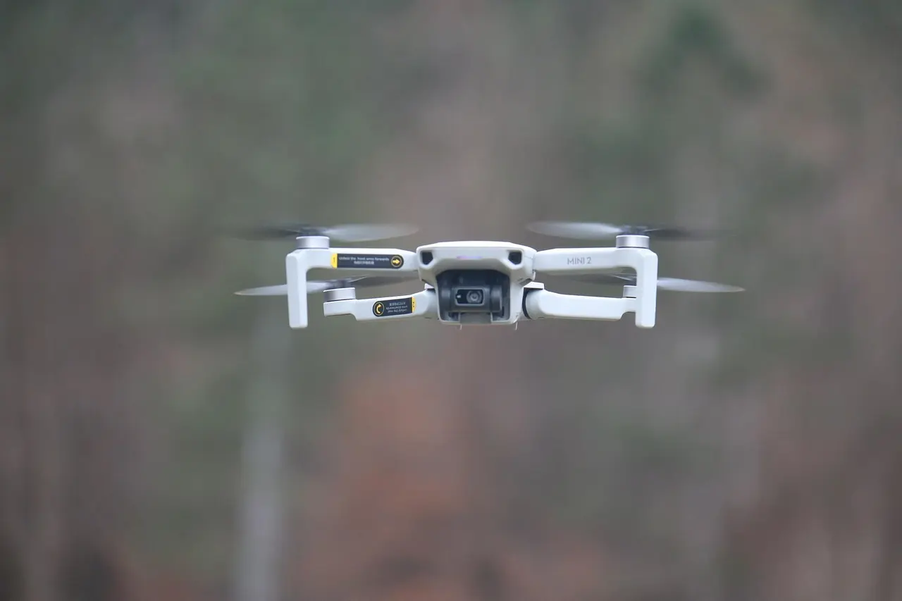 5 små droner, du må flyve med i Danmark